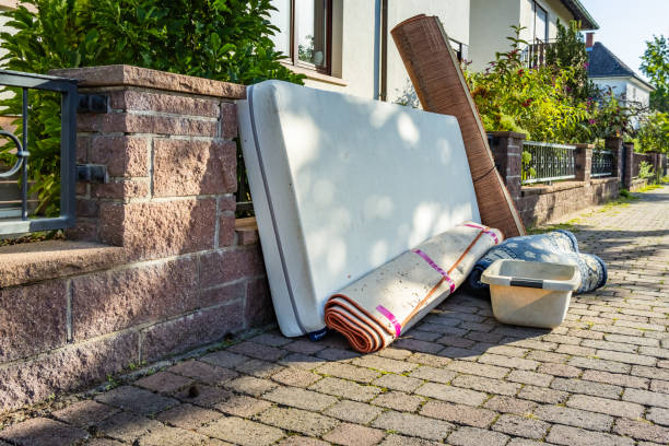 Best Attic Cleanout  in Lewisville, WA